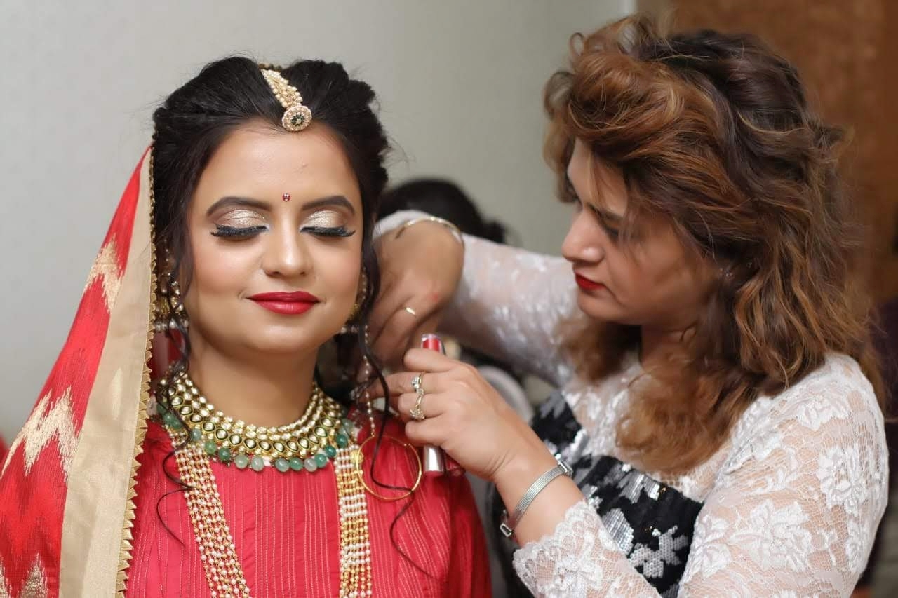 Diploma in Makeup and Styling - Makeup Artist and Hair Styling Course in  Delhi